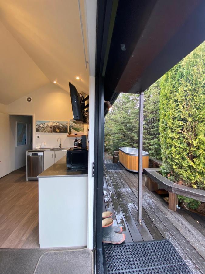 Black Beech House With Stunning Outdoor Bath Lake Tekapo Exterior foto